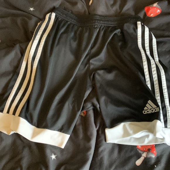 Adidas gym shorts/ workout ( size small) - Picture 4 of 4